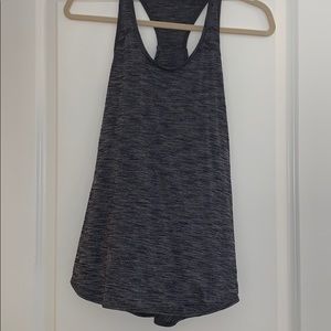 Lululemon essential tank